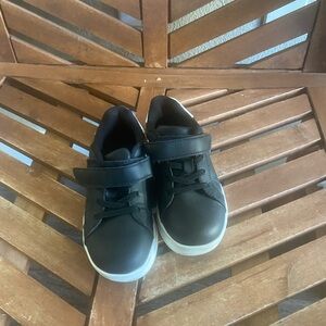 Black and white keds